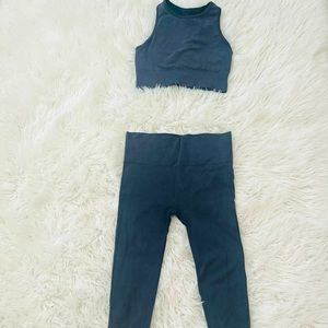 Laced, comfortable, great condition, hardly worn, dark blue